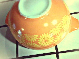 Vintage Pyrex Orange & Yellow Daisy Mixing Bowl - JuniperCircus