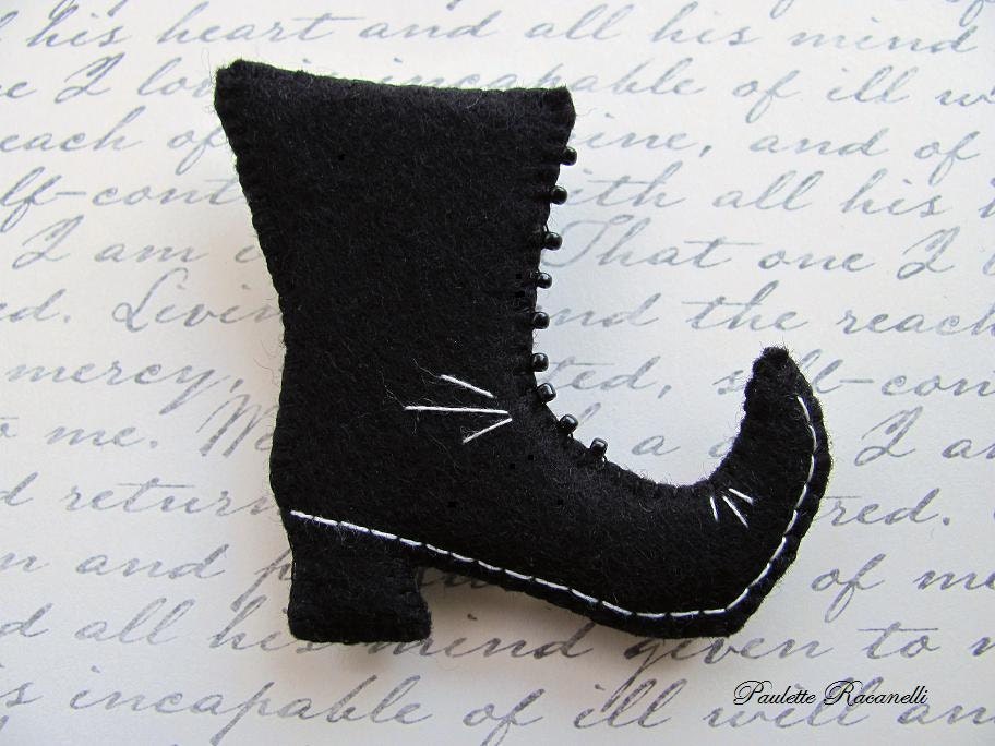 Witch Boot / Felt Pin