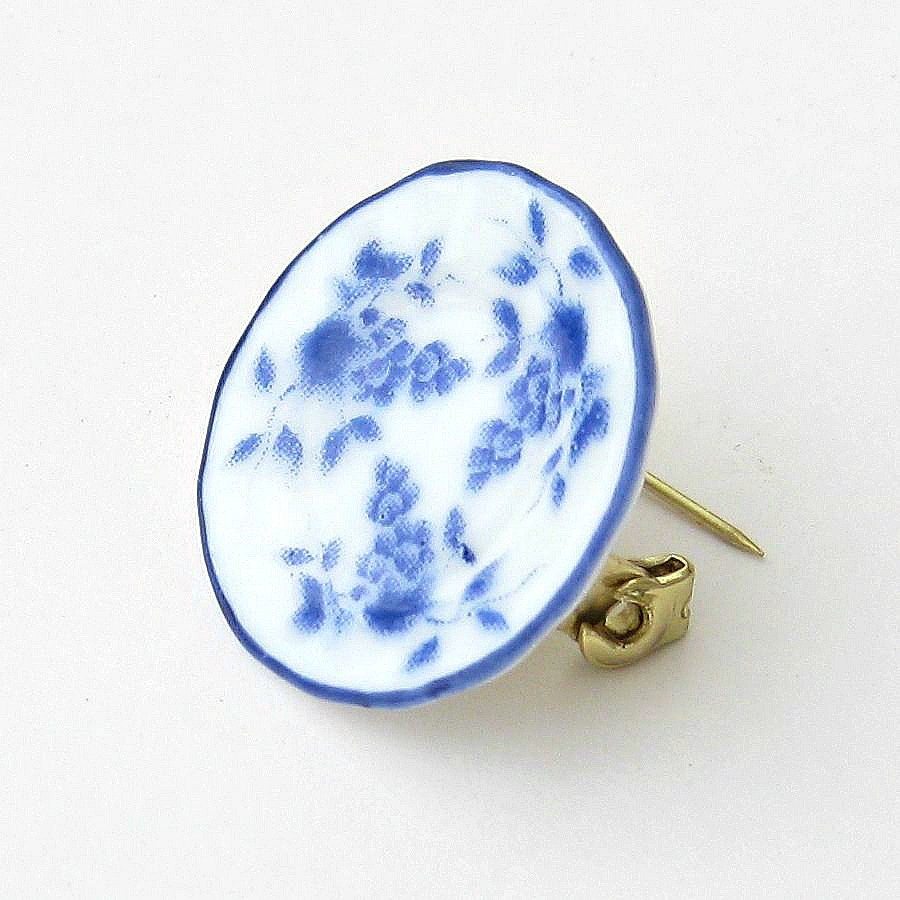 Brooch Blue and White Plate, Scarf Pin, Wedgewood Blue