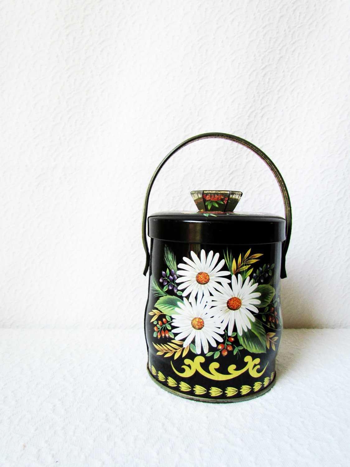 Murray Allen Confectioners Candy Tin Made in England Black with White Daisies