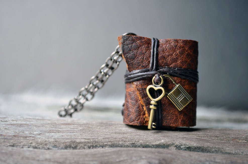 Lock&key MiniatureBook Necklace brown color