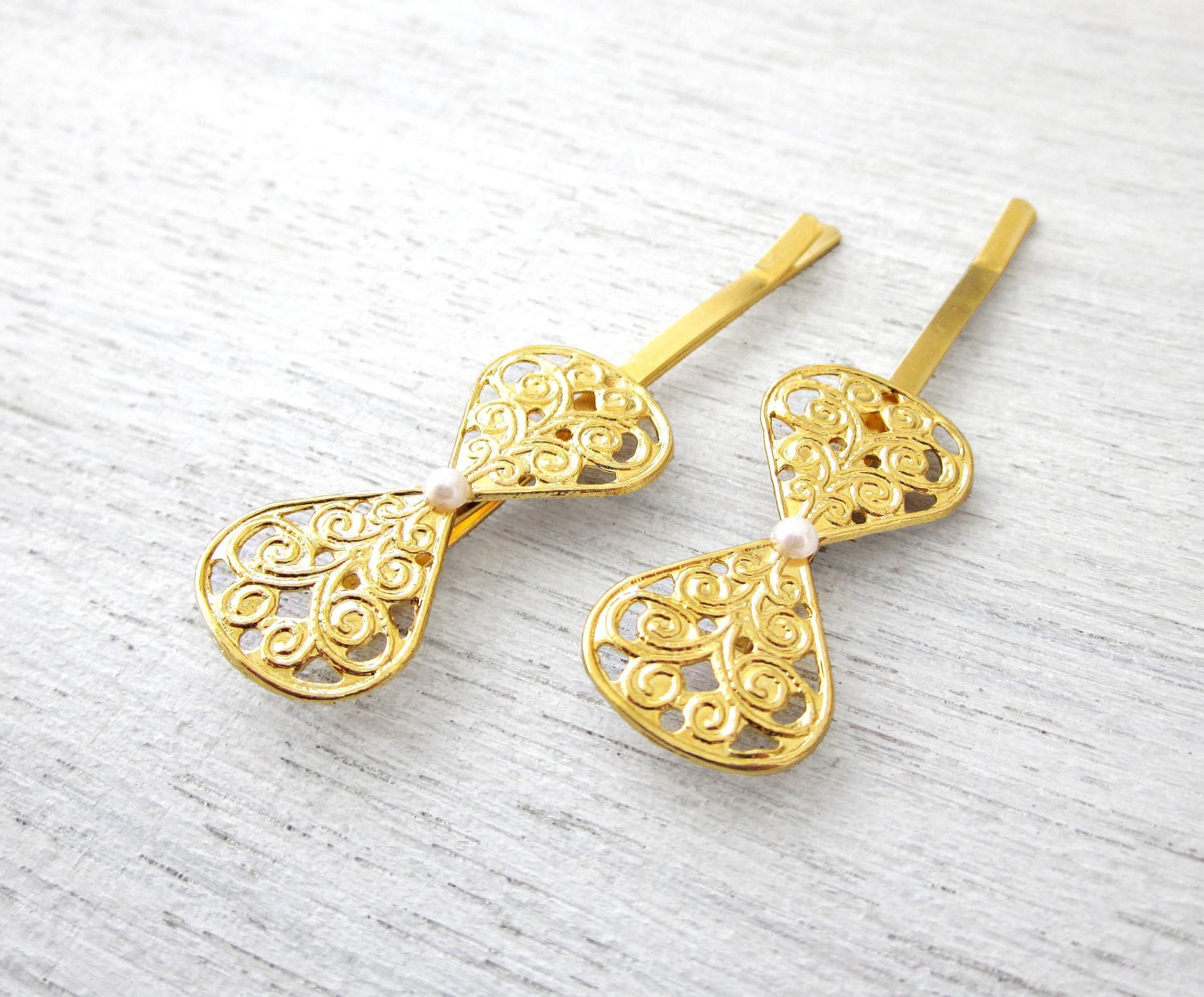 Bow and Pearl Hair Pins in Gold, Wedding Hair accessory, Bridal Hair Piece