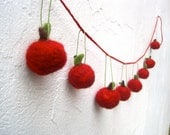 Red Apples Garland - Needle Felted Wool Bunting - Autumn Harvest Decor - Waldorf Hanging Decoration (Ready to Ship)