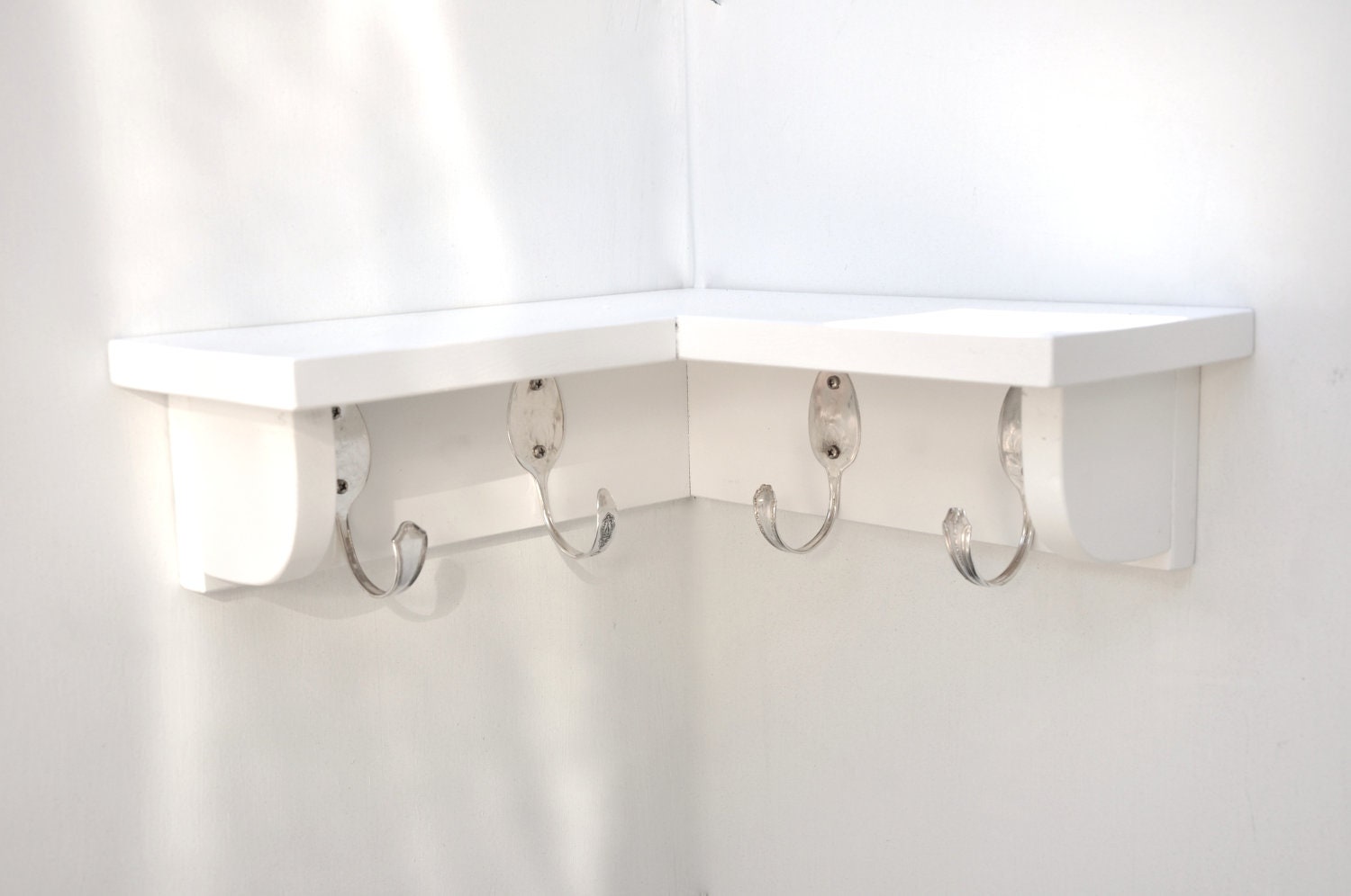 4 Spoon Hooks Coat Rack with Corner Shelf in Gloss White