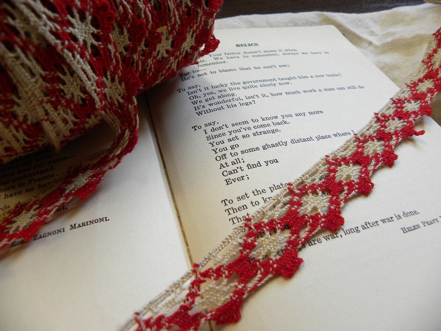 2 Yards Vintage Lace Trim