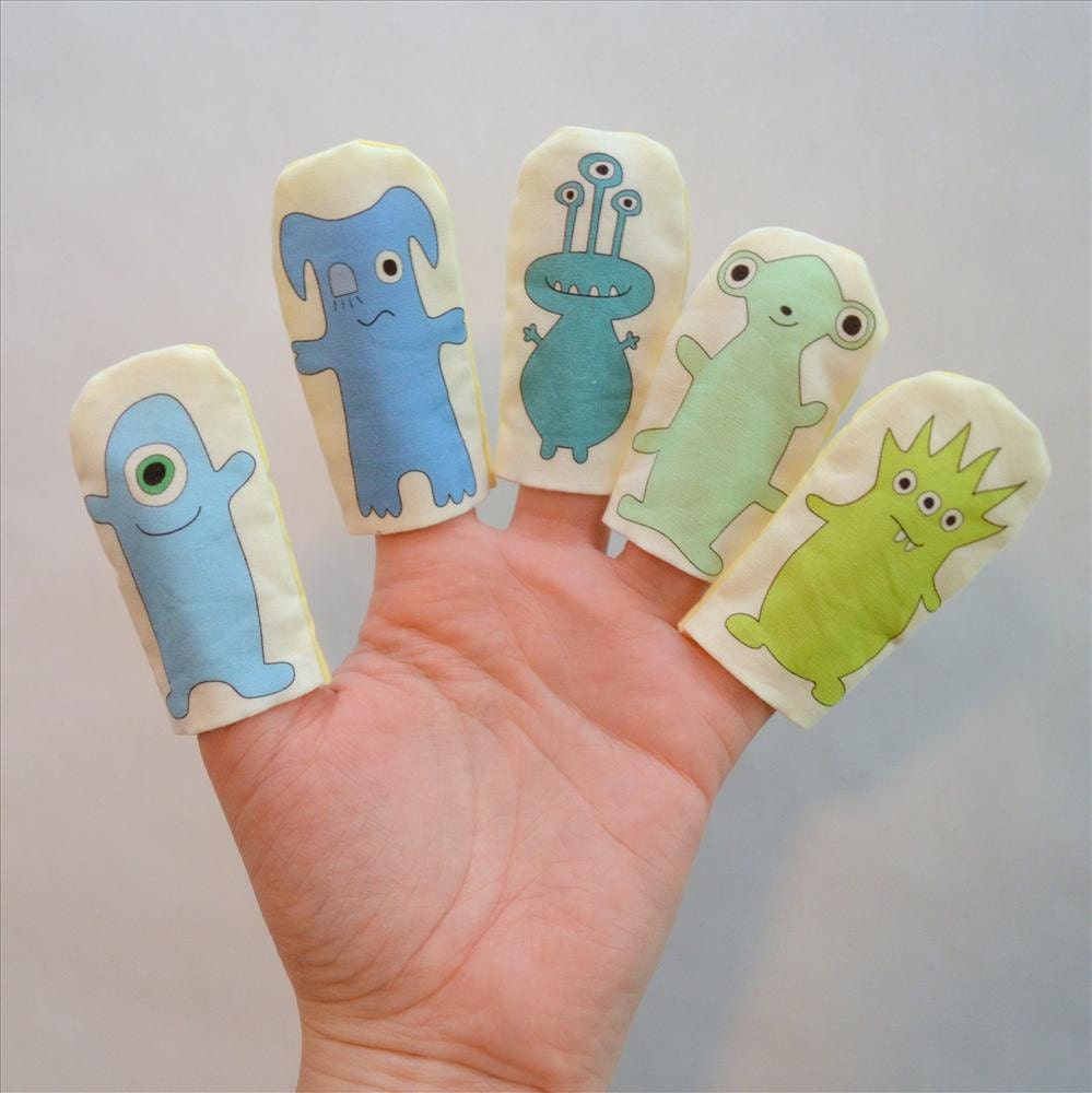 Printed Monster Blue and Green Finger Puppets (5-pack)