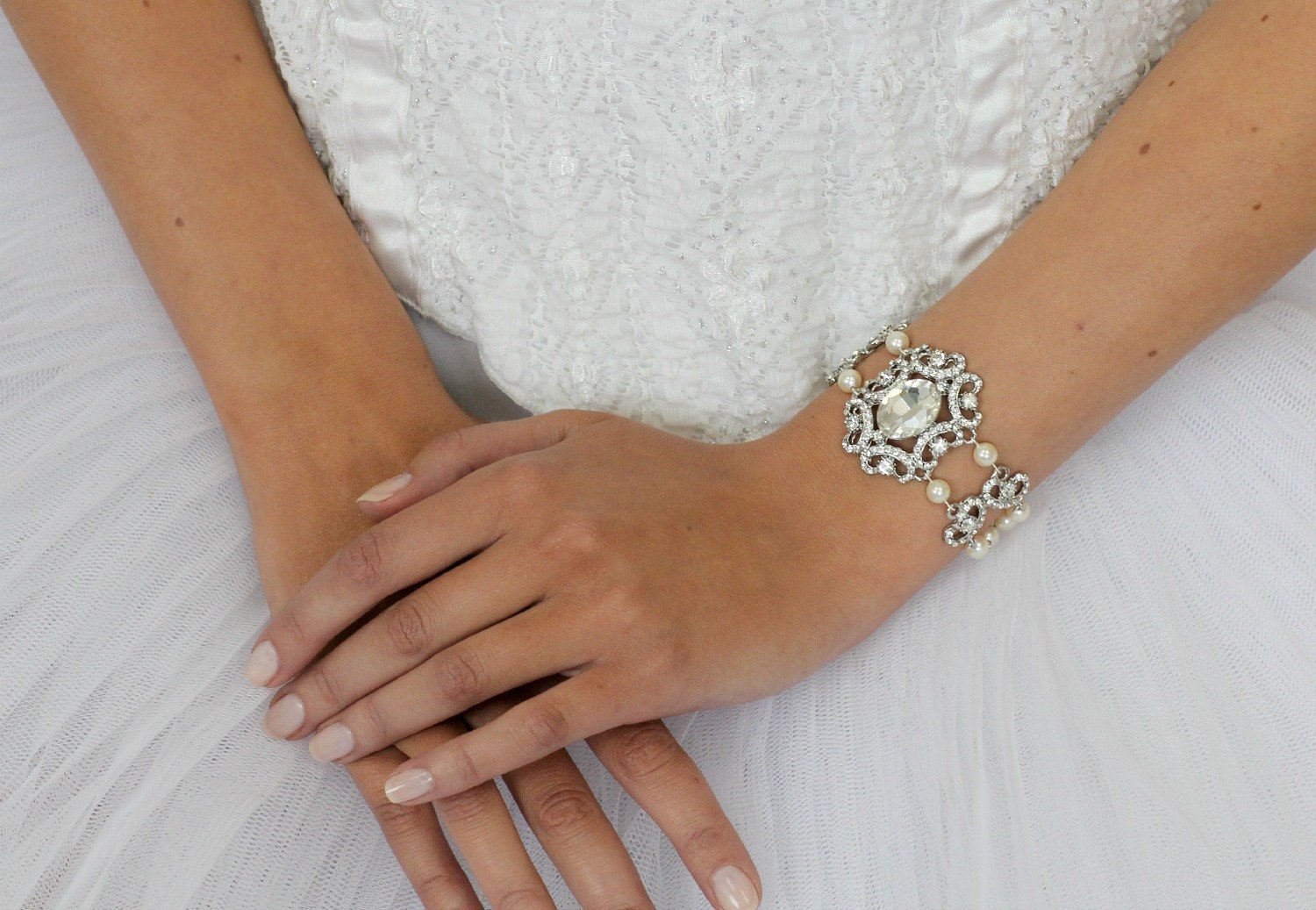 Victorian Style Bridal Cuff Bracelet, Vintage Wedding Bracelet, Ivory White Pearls, Vintage Bridal Jewelry, Custom bracelet - Style 371