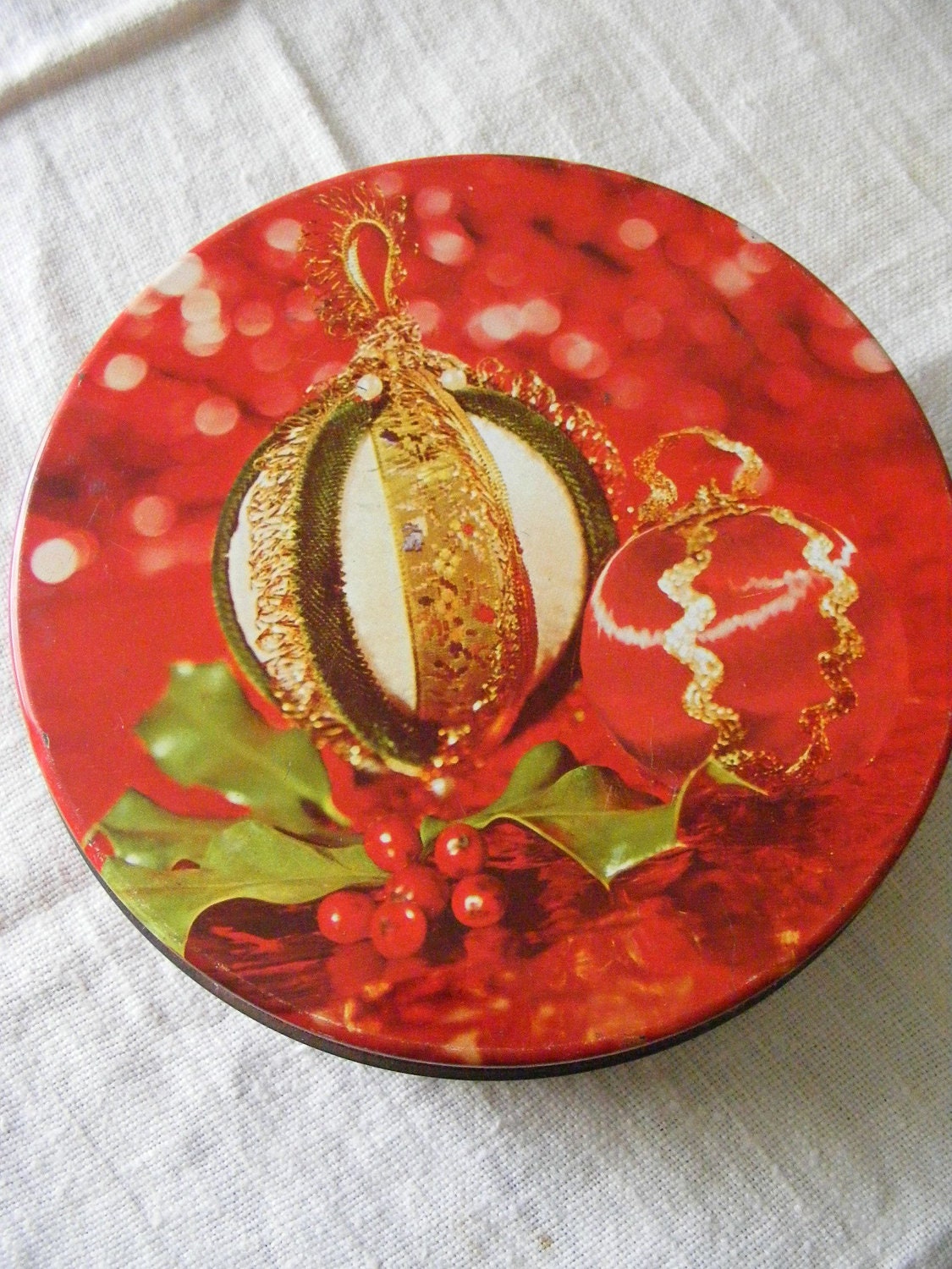 Vintage Christmas Tin 60s - Small Candy Red, Oranment Design