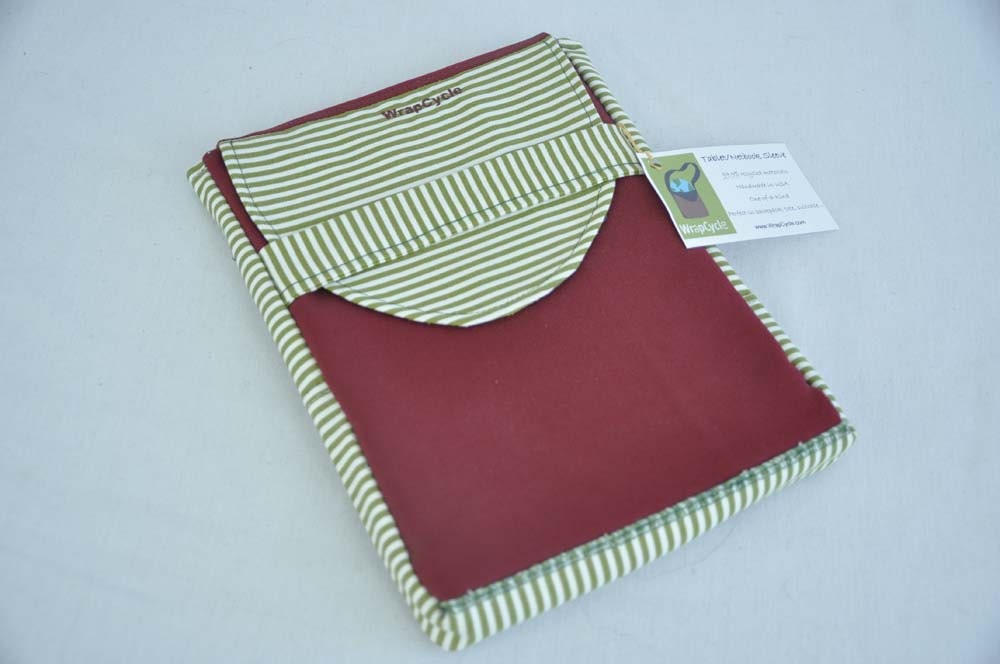 50% OFF and Free Shipping Eco Padded iPad/Tablet/Netbook Sleeve in Burgundy and Green