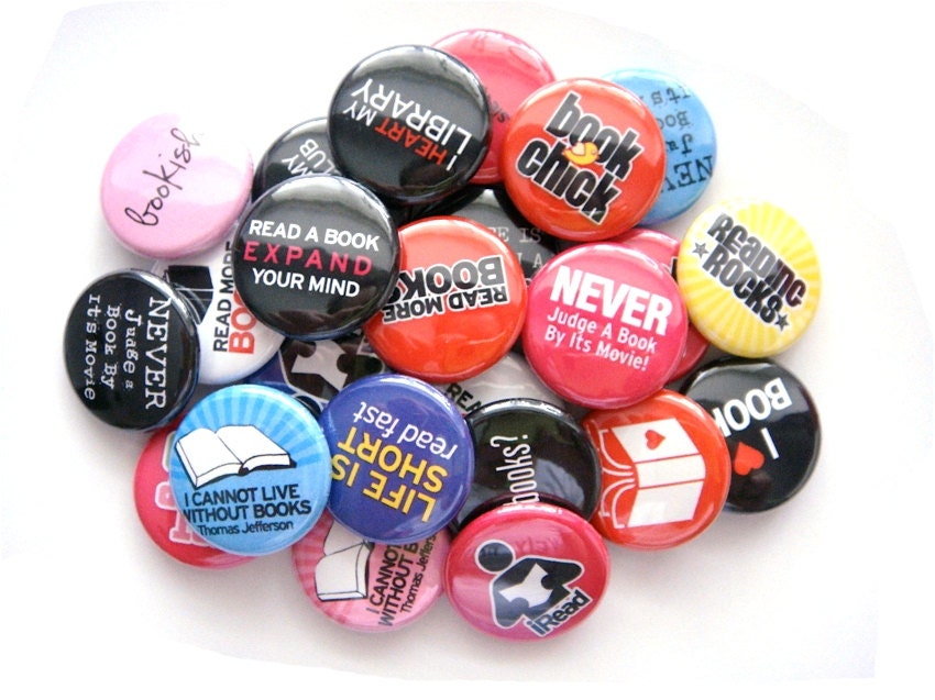 Book Love - Set of 24 - Pinback Buttons - Party Favors - I Love Reading - Geek - Nerd