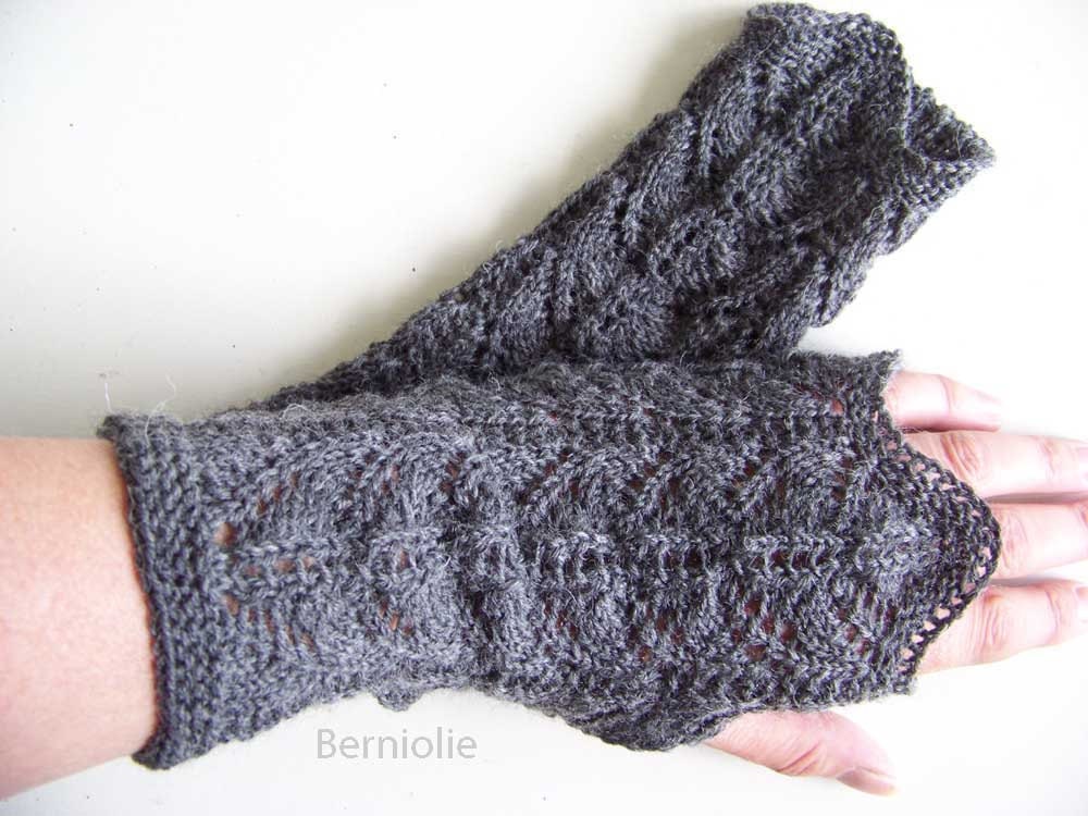 INSTANT DOWNLOAD, PLAYA, Knitting glove pattern pdf