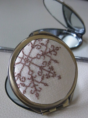 Double-sided compact mirror - HAND EMBROIDERY