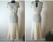 RESERVED 1930s dress Elegant summer cotton lace dress with lovely back and brown bakelite balls - S-M