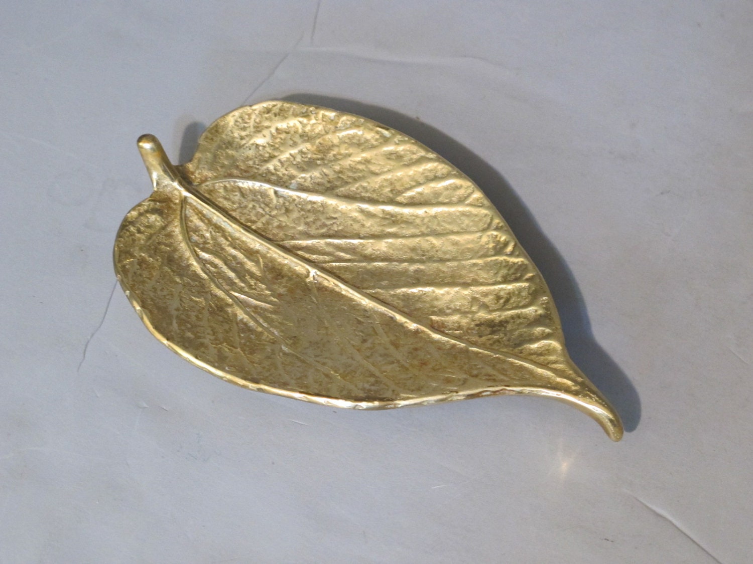 Vintage Paper Mulberry Leaf Virginia Metalcrafters / Decorative Gold Leaf Tray, Brass Dish Sand Cast Key Holder Vanity Tray Ring Holder