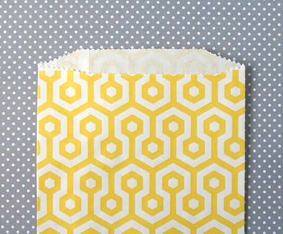 Yellow Honeycomb Goody Bags / Favor Bags / Treat Bags (20) - 5 x 7.5 inches Il_570xn