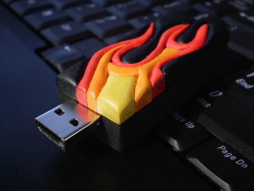 Hot Rod 8gb Intarsia USB Flash Drive