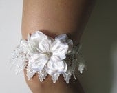 Wedding Garter, Off White Garter, Venice Lace Garter, Candle White Garter, Ivory Lace Garter, Pearled Garter, Rhinestone Heirloom Garter