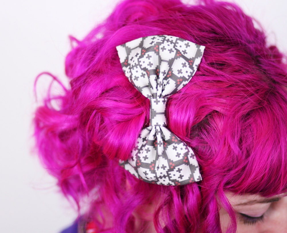 Pixel Skulls Hair Bow, 8 Bit hair clip, Black, White and Red