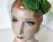 The Minnie - Green Silk Bow Fascinator Cocktail Hat - Rhinestone Veiled
