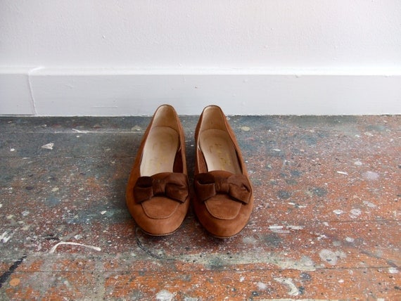 Vintage Salvatore FERRAGAMO brown suede flats, sz.7.5B