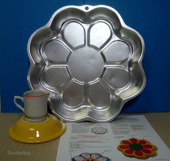 Flower Power Cake Pan Wilton Daisy Sunflower Wilton 2105 3055