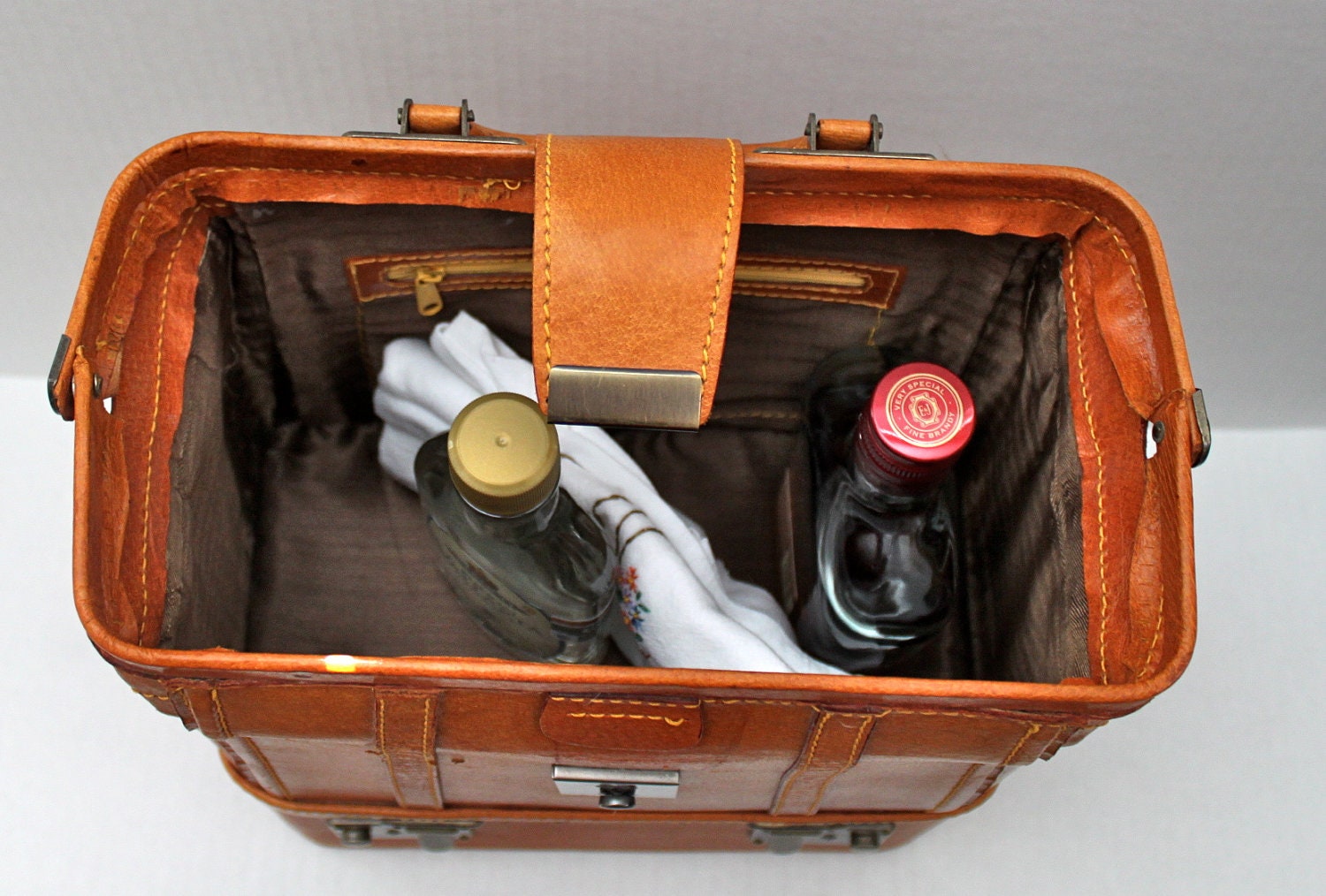 vintage leather two compartment case // camera // portable bar // overnight bag // lawn bowlers case