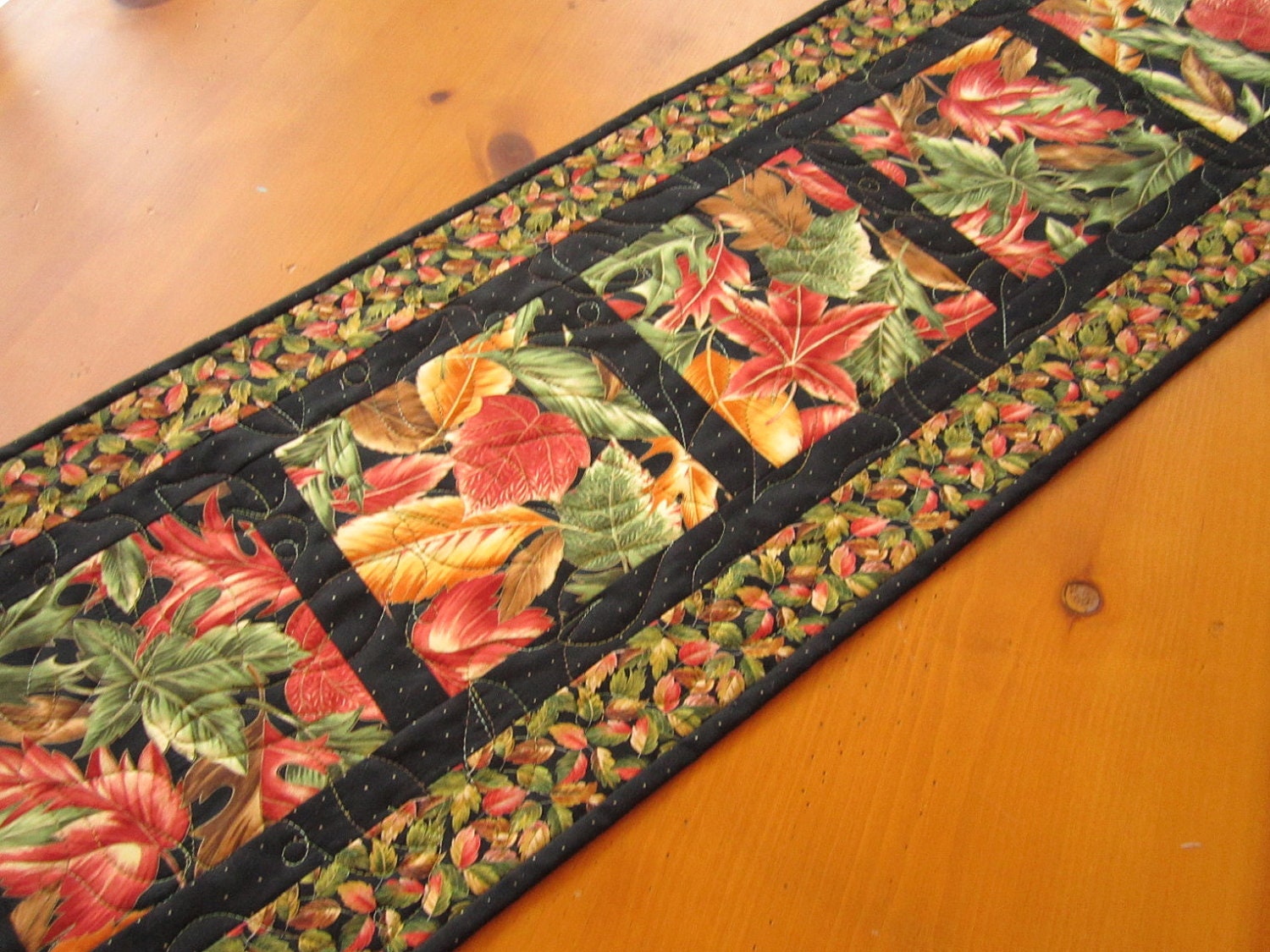 Quilted Table Runner, Leaves Table Runner, Table Runner Nature