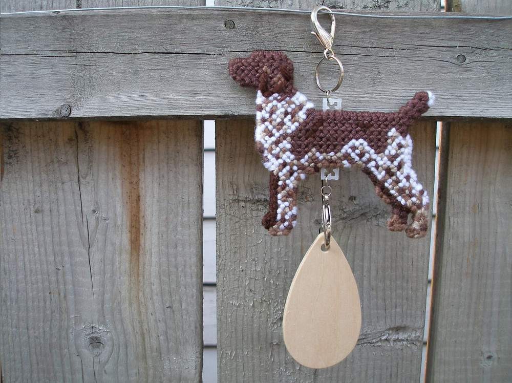 German Shorthaired Pointer crate tag - hang anywhere decorative accessory hand stitched by dog artist, Magnet option