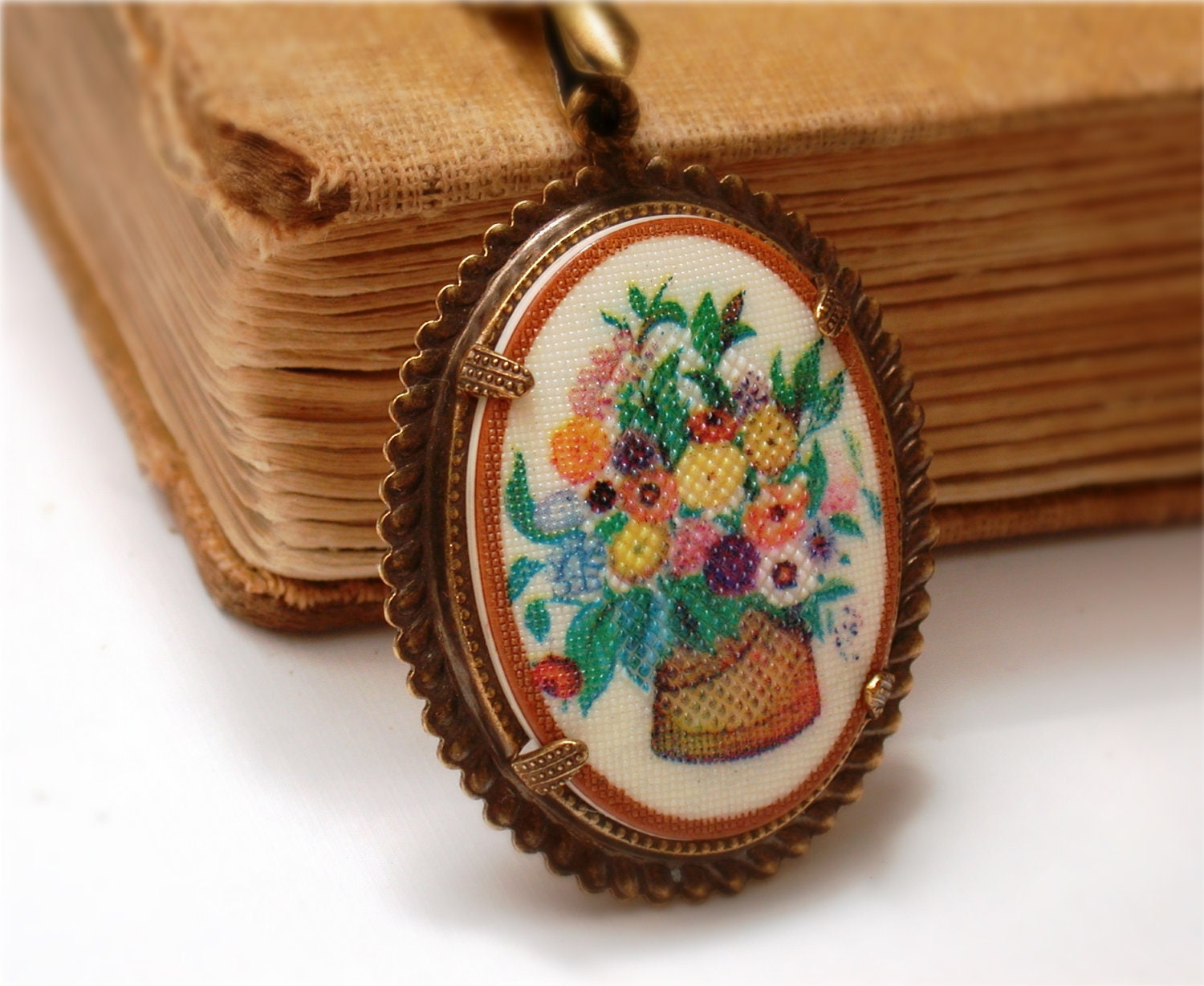 Cute Basket Of Flowers - Vintage Style Necklace