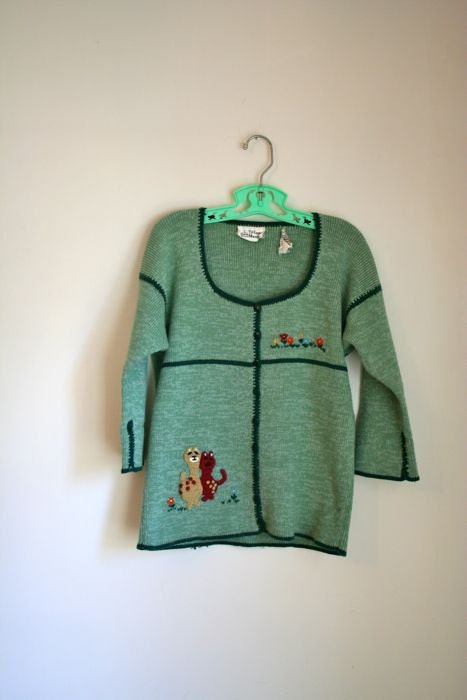 vintage cat sweater - BEST KITTY friends sage green cardigan / xs or girl 14 - MsTips