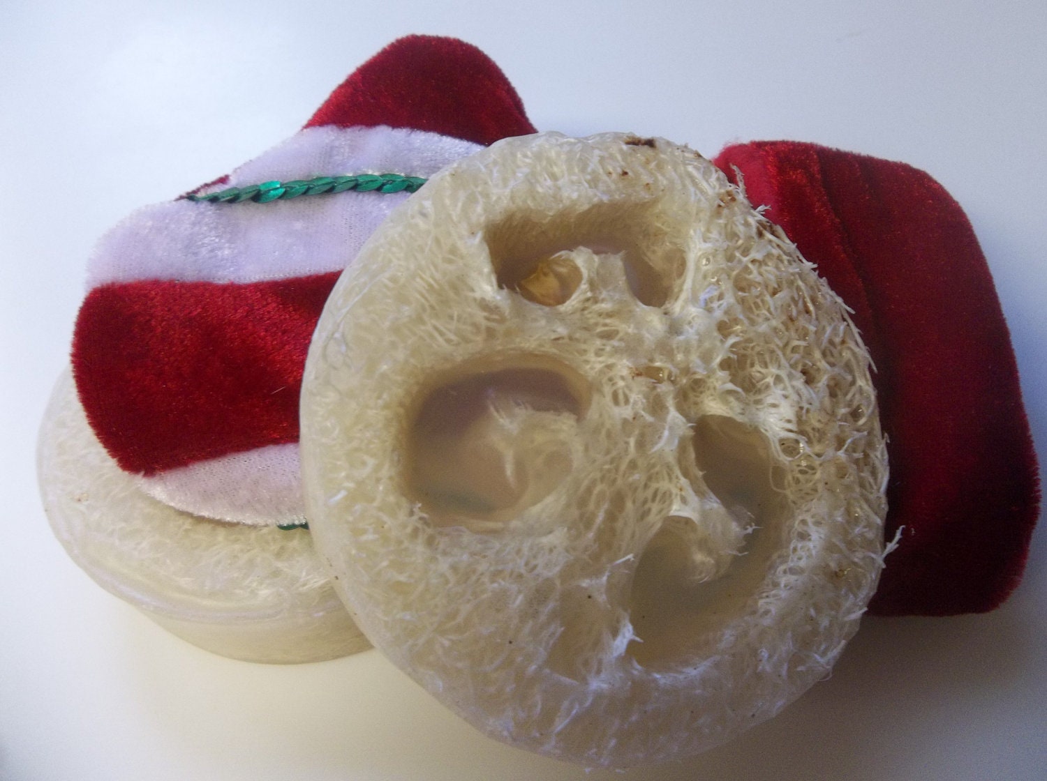 Cinnamon Pine Aromatherapy Exfoliating Loofa Soap