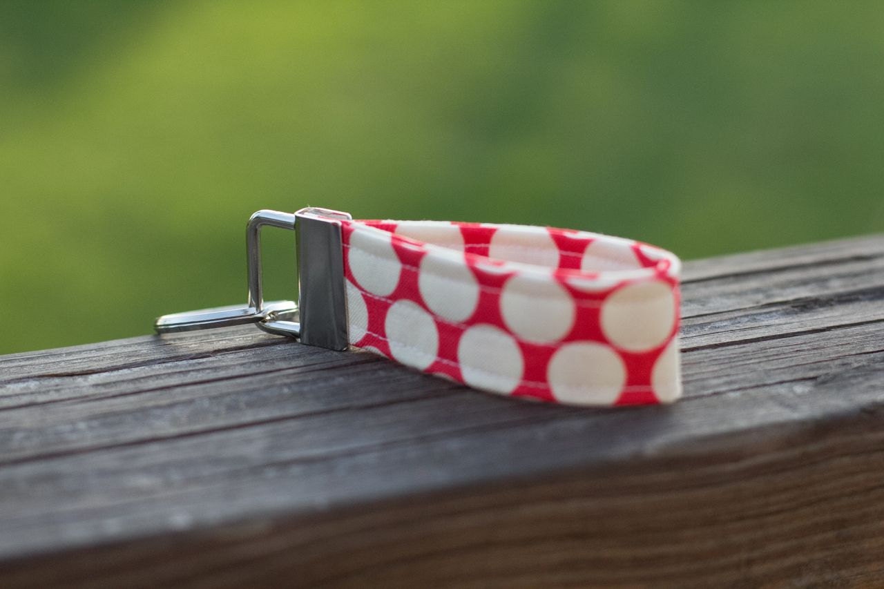 KEYCHAIN in Full Moon Cherry Dot