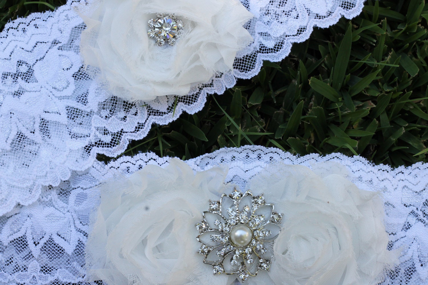 SHABBY CHIC -- White Lace Garter Set with White Flowers and Rhinestones