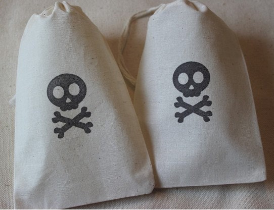 10 Muslin Favor Gift Bags - Halloween Skull and Crossbones - 4x6 Organic Cotton Treat bags Il_570xn