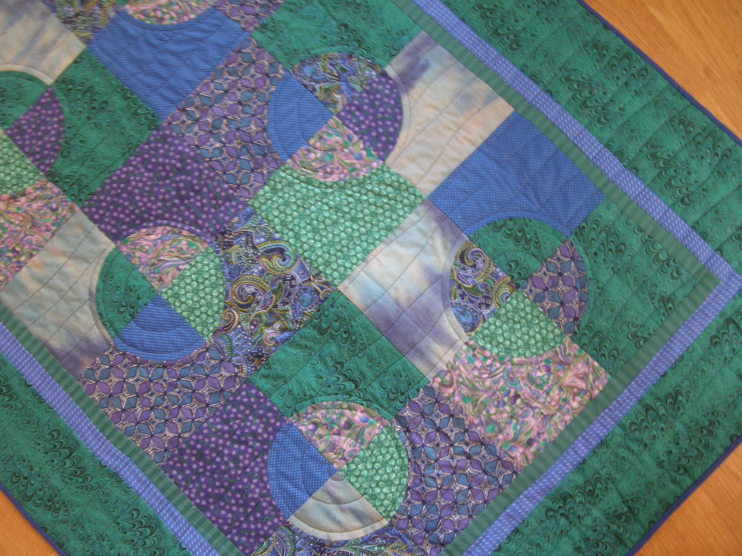 Contemporary Circle Wall Hanging Lap Quilt Baby Quilt