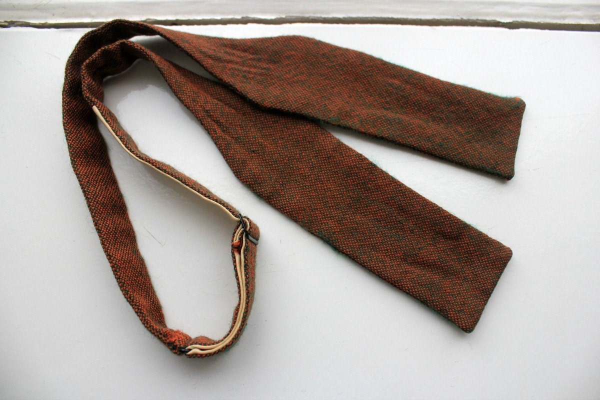 Battlecat - Vintage 1960's Men's Orange and Green Bow Tie