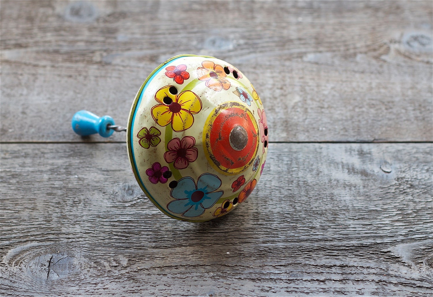 vintage tin litho spinning top : butterflies flowers spin top toy by 24pont