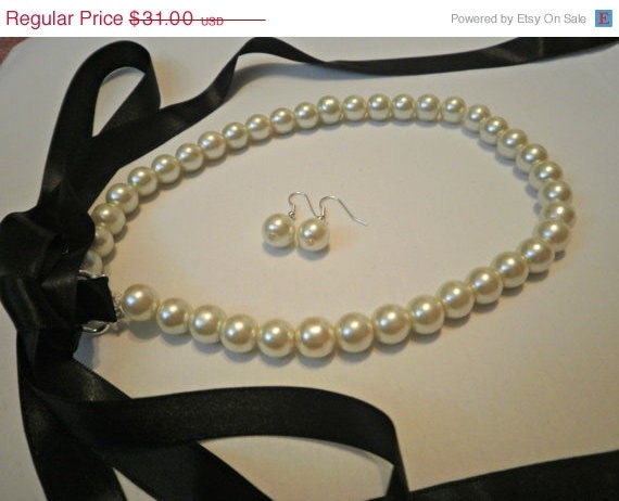SALE Pearl Necklace and Earrings Set with Ribbon in Black Wedding Jewelry Bridesmaid Jewelry Bridesmaid gifts Black Necklace Bride Jewelry