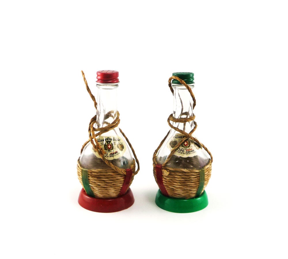 Miniature wine bottle salt & pepper shakers, red and green