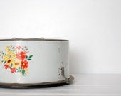 Vintage Decoware Metal /Tin Cake Carrier - Great for Spring Parties