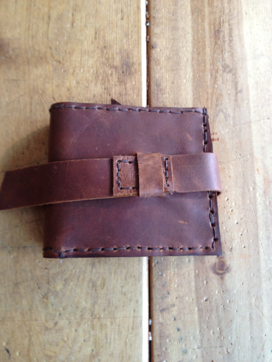 Mens leather wallet handstitched in Italian shoulder leather