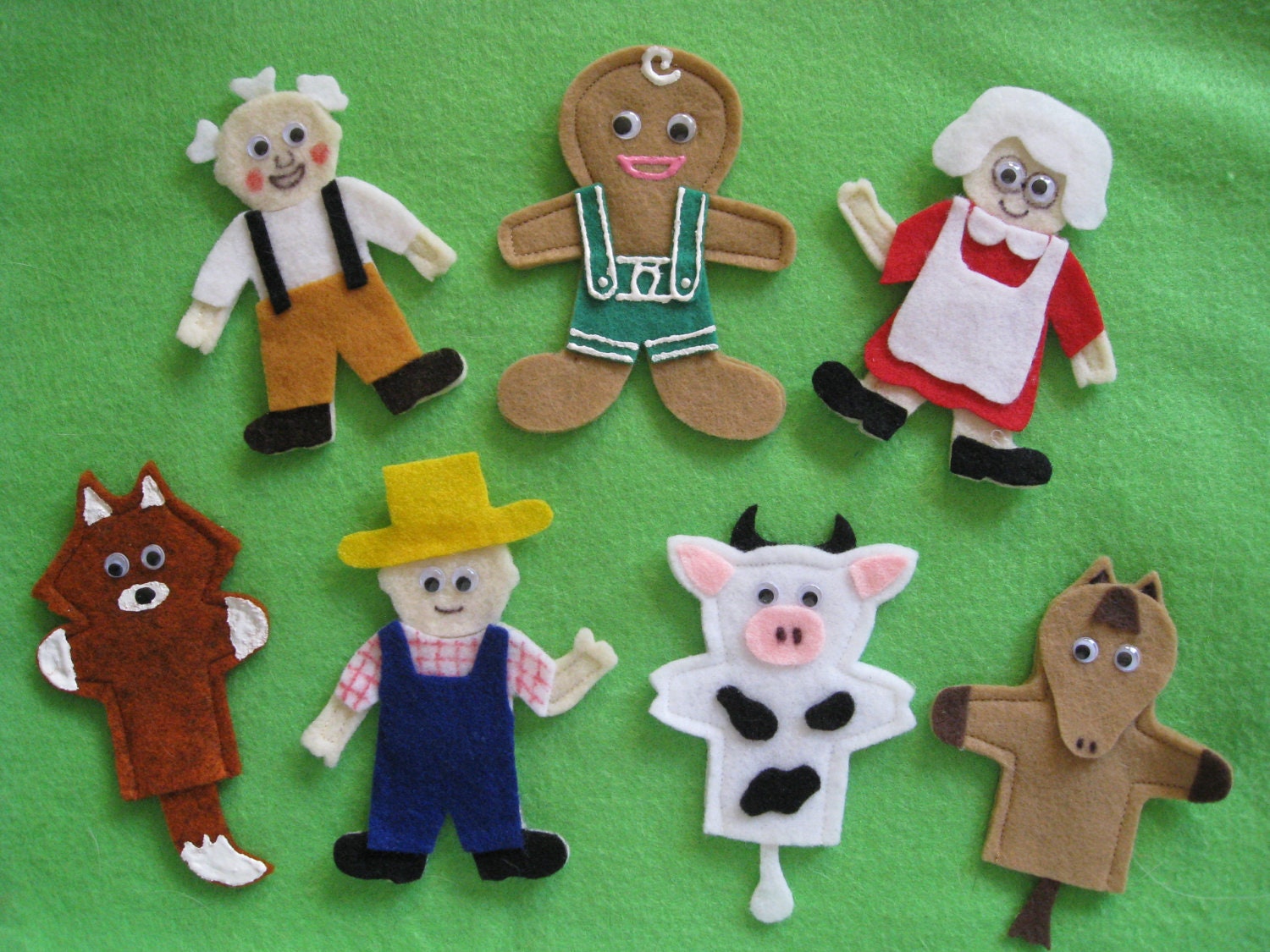 Handcrafted Felt Finger Puppets to accompany the Gingerbread Man Story