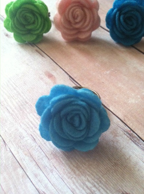 Bloom Ring (aqua)