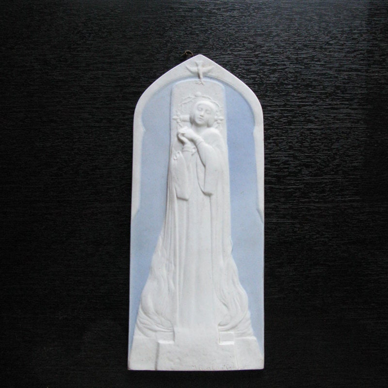 Antique Saint Joan of Arc Praying at the Stake Religious Biscuit Plaque signed Real del Sarte - Vintage Maid of Orleans from France