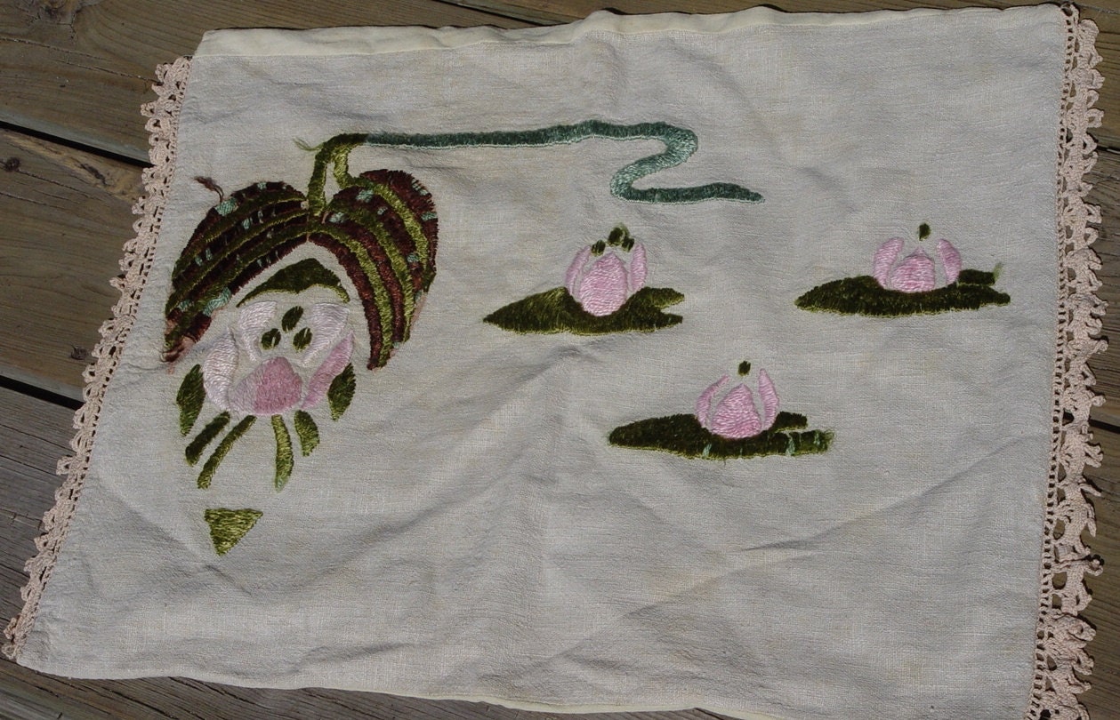 Vintage Arts and Crafts Era Waterlilly pillow