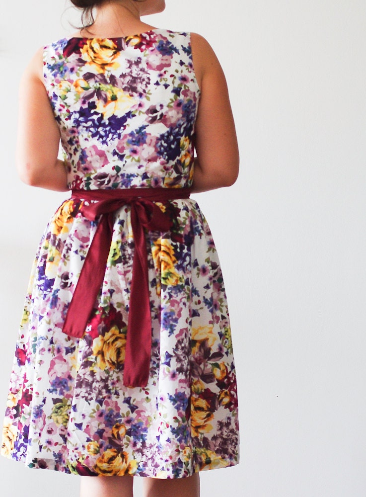 Sale -20 % Vintage inspired bridesmaid dress Golden roses on purple - Ready to ship