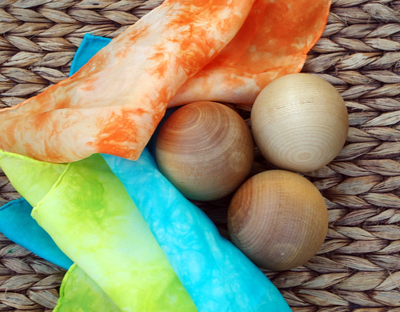 DELUXE JUGGLING SET 3 Wooden Juggling Balls and 3 Silk Scarves, Learn To Juggle Waldorf Toy