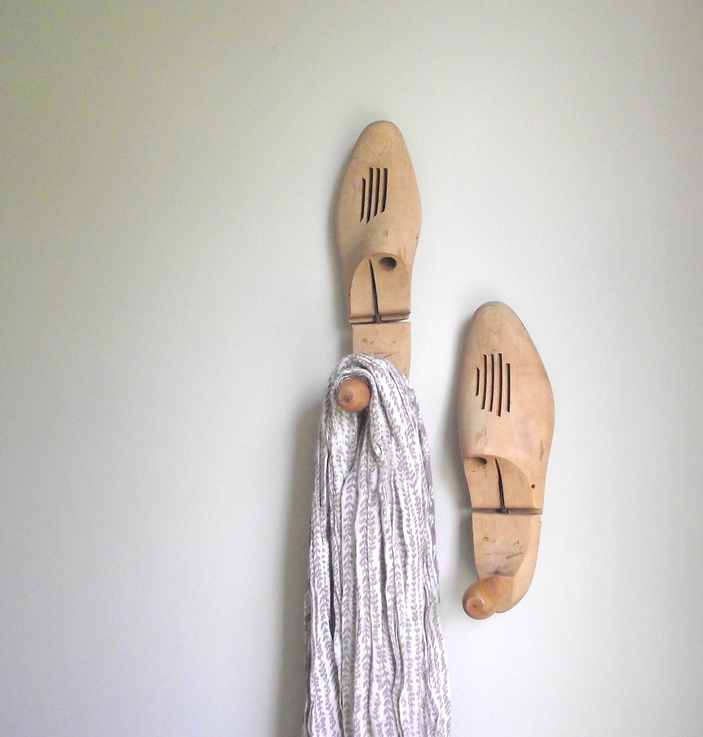 Wooden Shoe Stretchers Vintage Pair of Wood Shoe Keepers by Dack's Size 6 E Wall Hooks