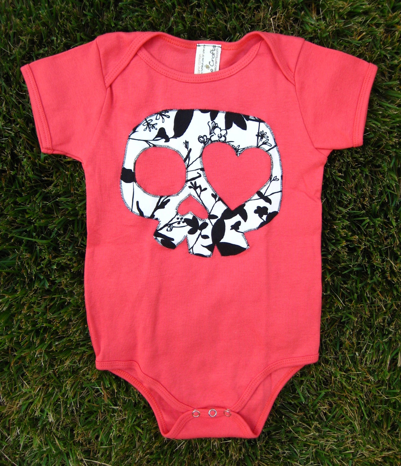 Organic Cotton Skull Onesie in size 18-24 months