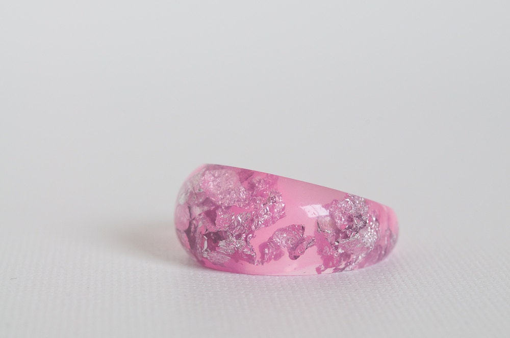 bright pink eco resin dome ring featuring silver flakes - size 8.5
